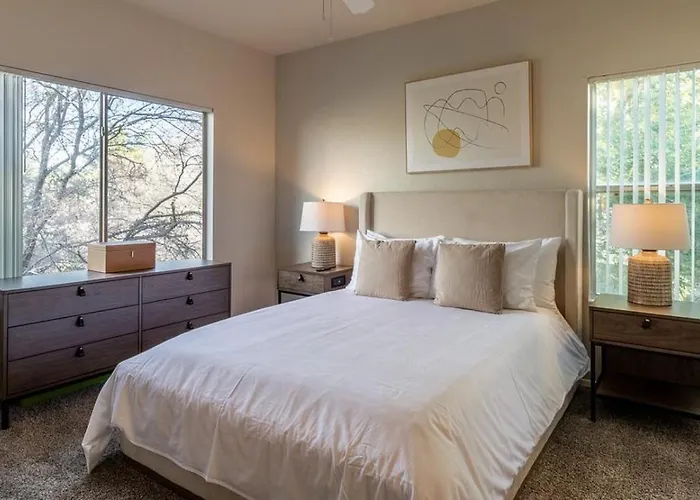 Apartment Landing Modern With Amazing Amenities *