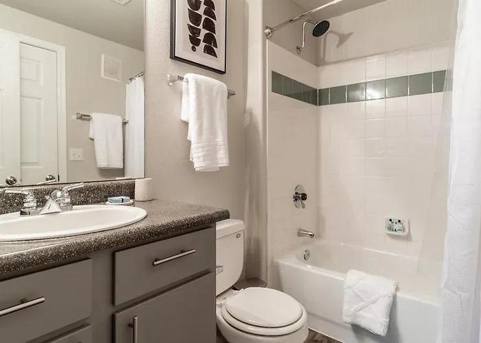 Landing Modern With Amazing Amenities Apartment