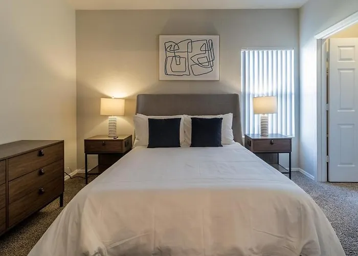 Apartment Landing Modern With Amazing Amenities