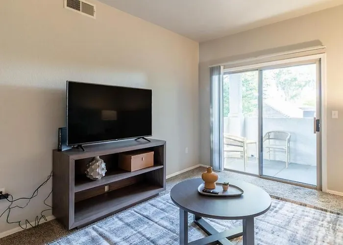 Apartment Landing Modern With Amazing Amenities *